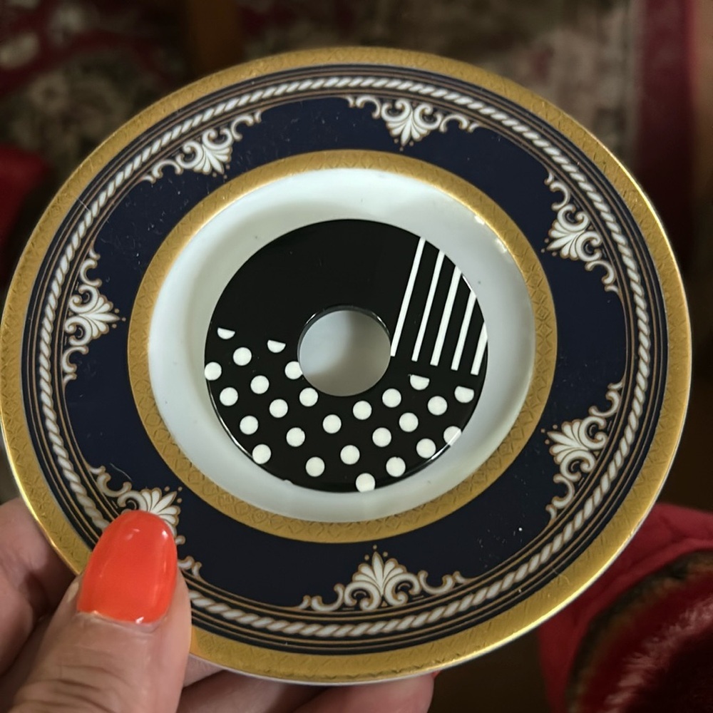 Vintage 80’s Black & White Lucite Circle Pin Brooch